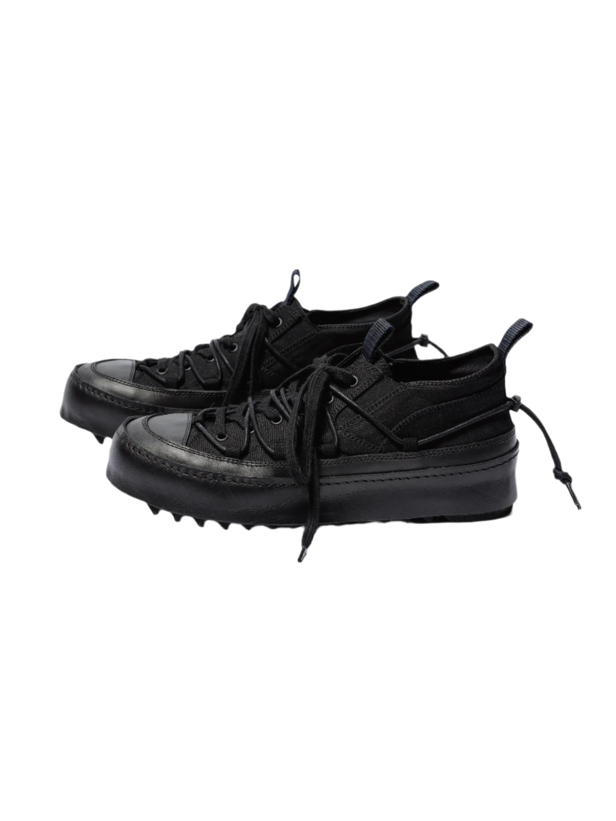 The Viridi-Anne Double Lace-up Shark Sneakers Black