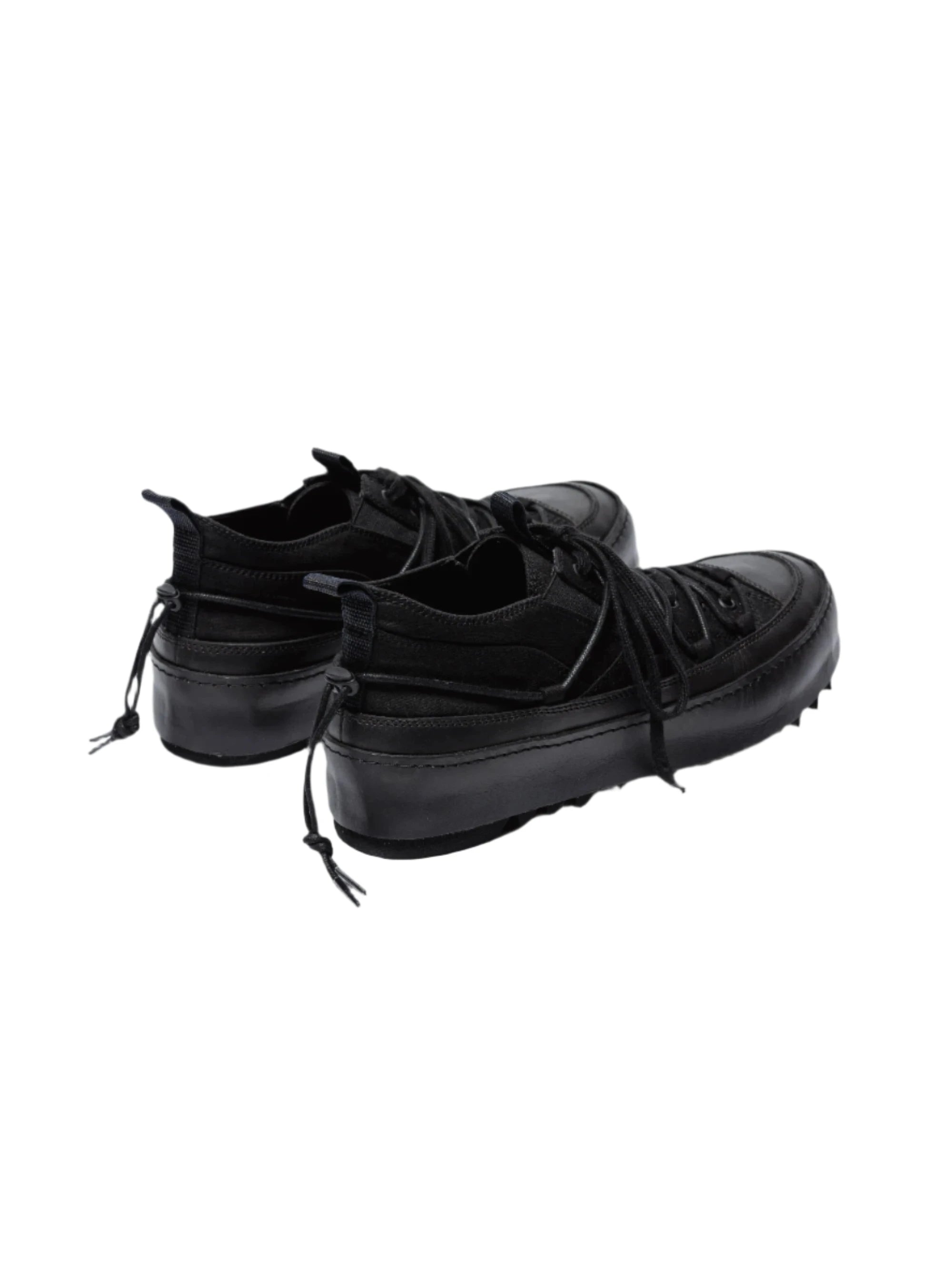 The Viridi-Anne Double Lace-up Shark Sneakers Black